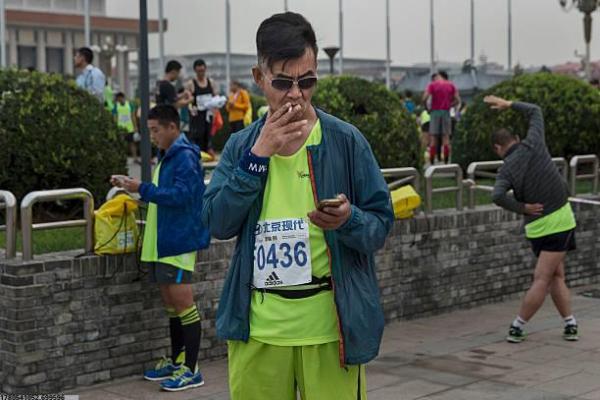 如何用英语表达“这里有许多体育运动”(图1)